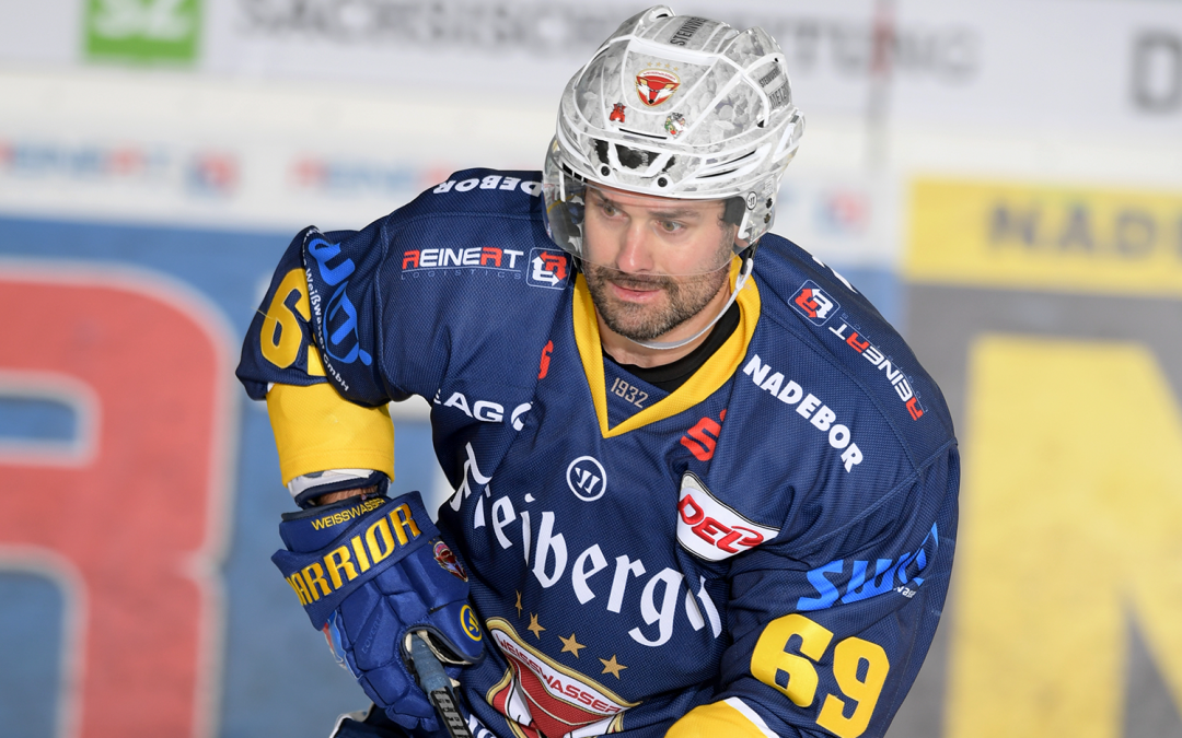 Eispiraten nehmen David Kuchejda unter Vertrag