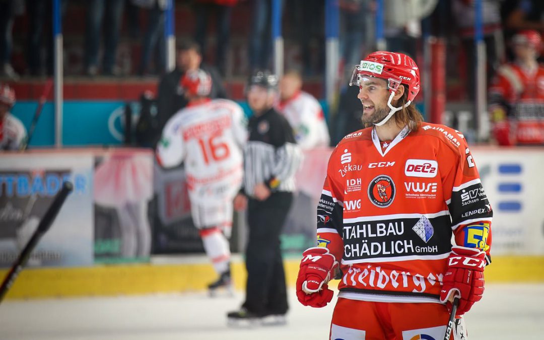 Carl Hudson bleibt ein Eispirat