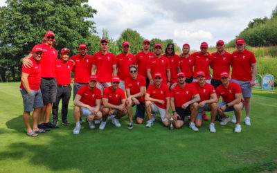 Eispiraten versuchen sich auf dem Golfplatz