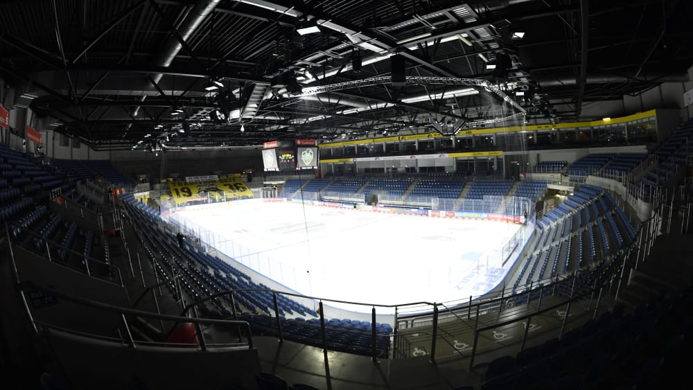 Verspätetes Anbully für Eispiraten in Krefeld