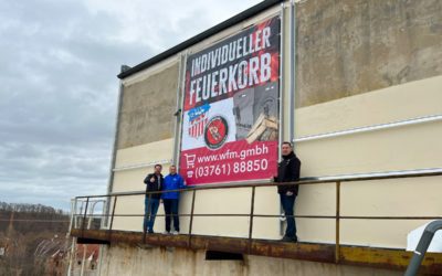 Eispiraten mit Planenenthüllung bei WFM in Werdau