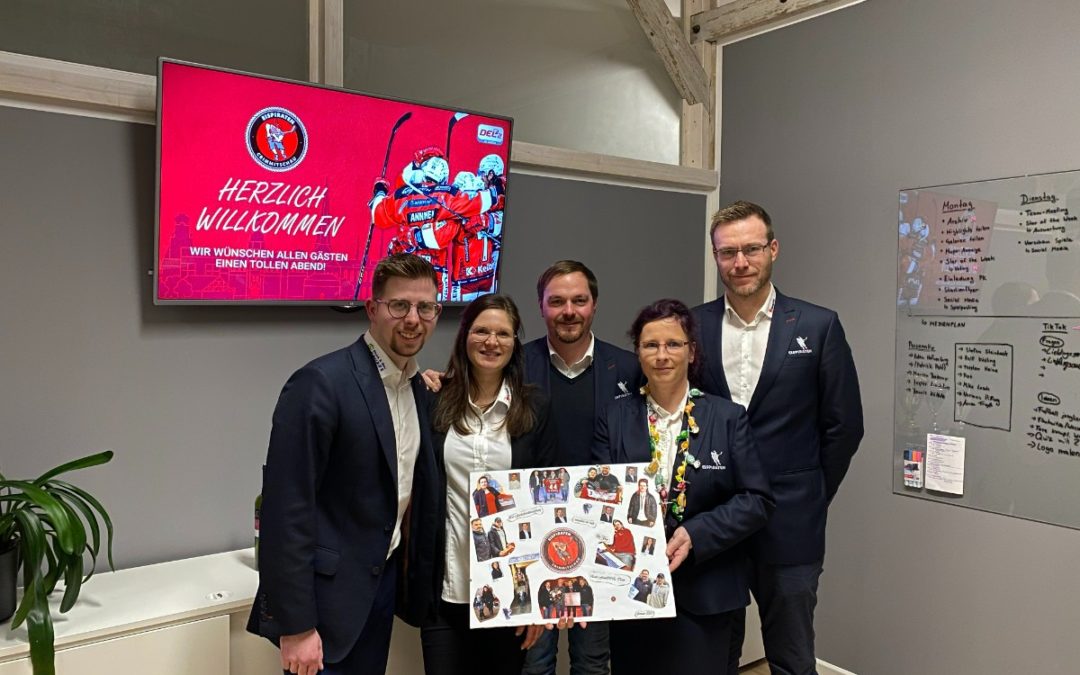 Offizielle Büroeinweihung der Eispiraten ist voller Erfolg