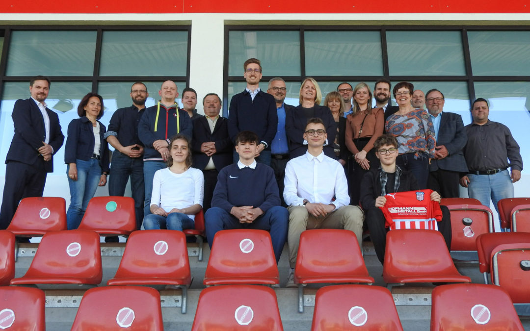 Eispiraten mit Preisübergabe an bsw-Aktionstag-Gewinner