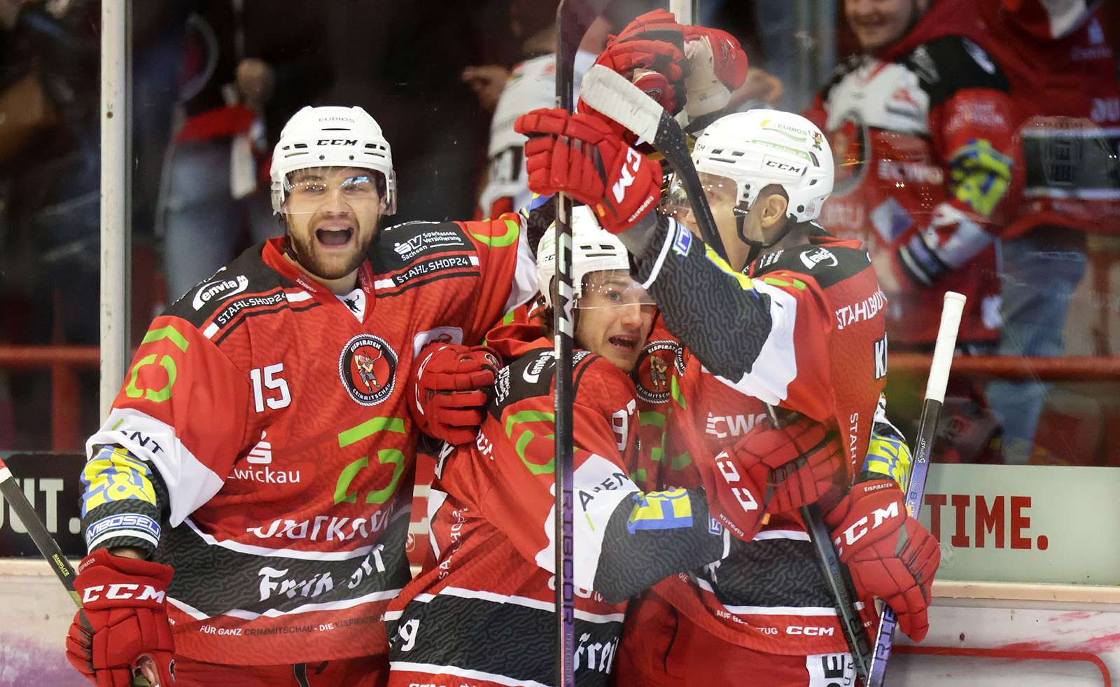 Eispiraten mit Derby in Dresden und Heimspiel gegen Landshut