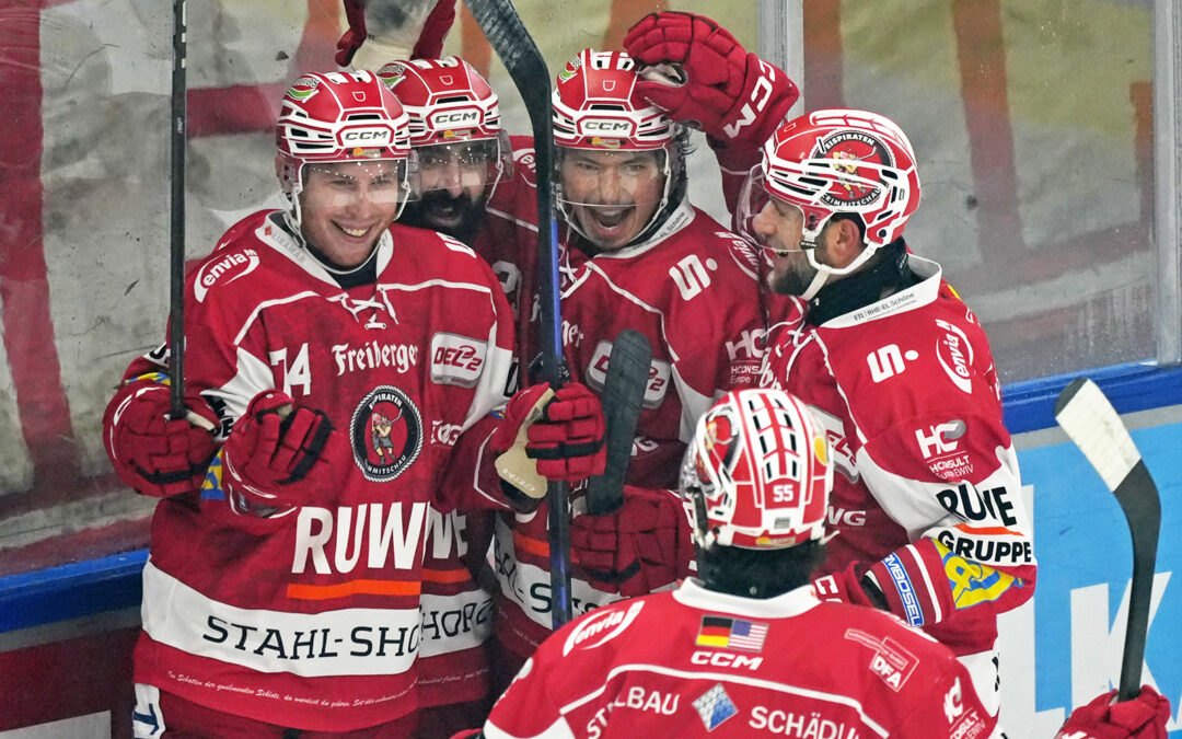 3:0! Eispiraten feiern Heimsieg über Regensburg