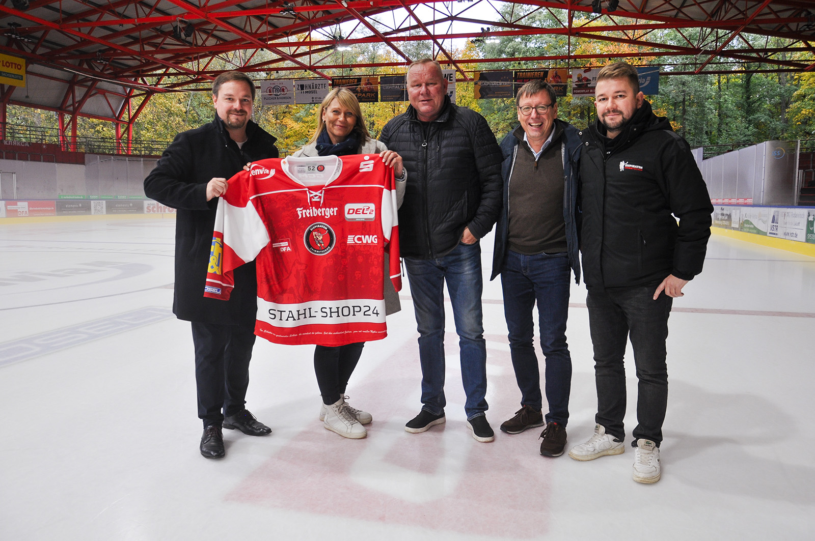 eispiraten-crimmitschau-sponsoring-verlängerung-slh-getränke