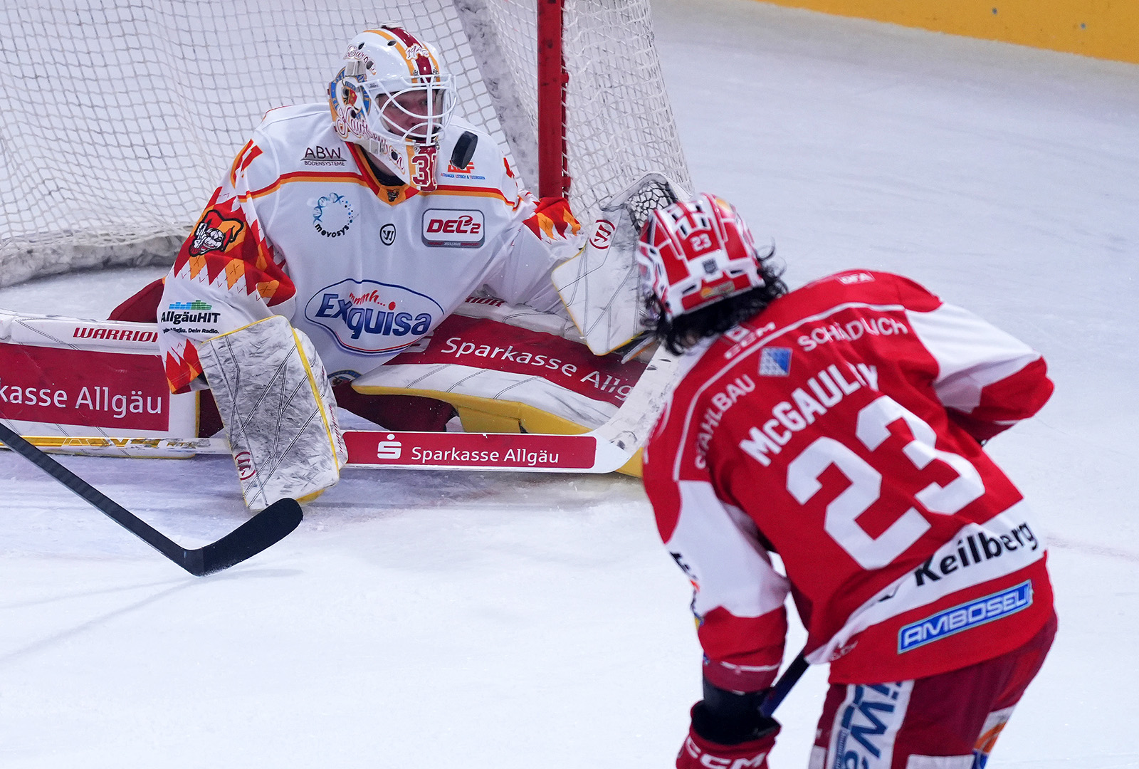 tim-mcgauley-eispiraten-crimmitschau-rihards-babulis-esv-kaufbeuren