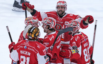 Eispiraten empfangen Lausitzer Füchse zum großen Sachsenderby