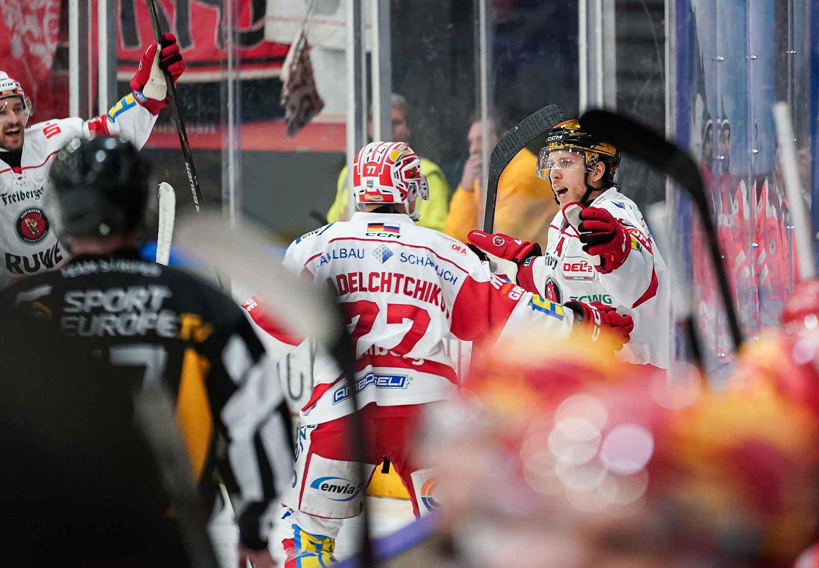 corey-mackin-eispiraten-crimmitschau-alex-vladelchtchikov