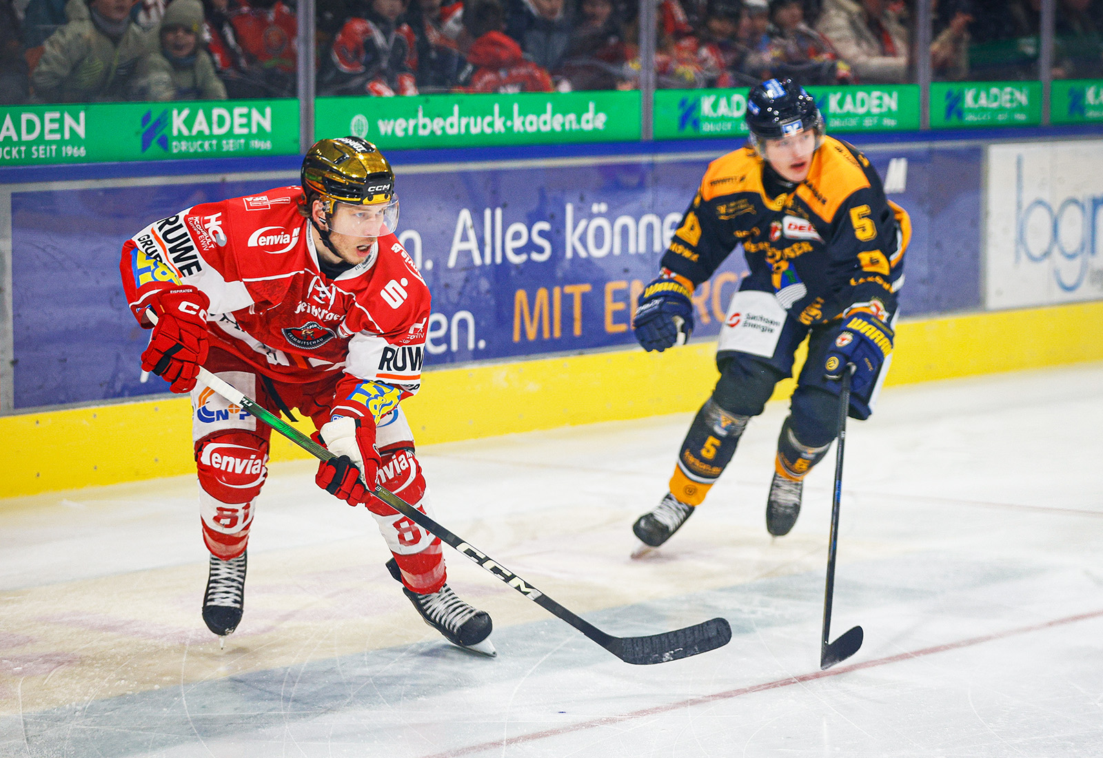 eispiraten-crimmitschau-corey-mackin-topscorer-lausitzer-füchse