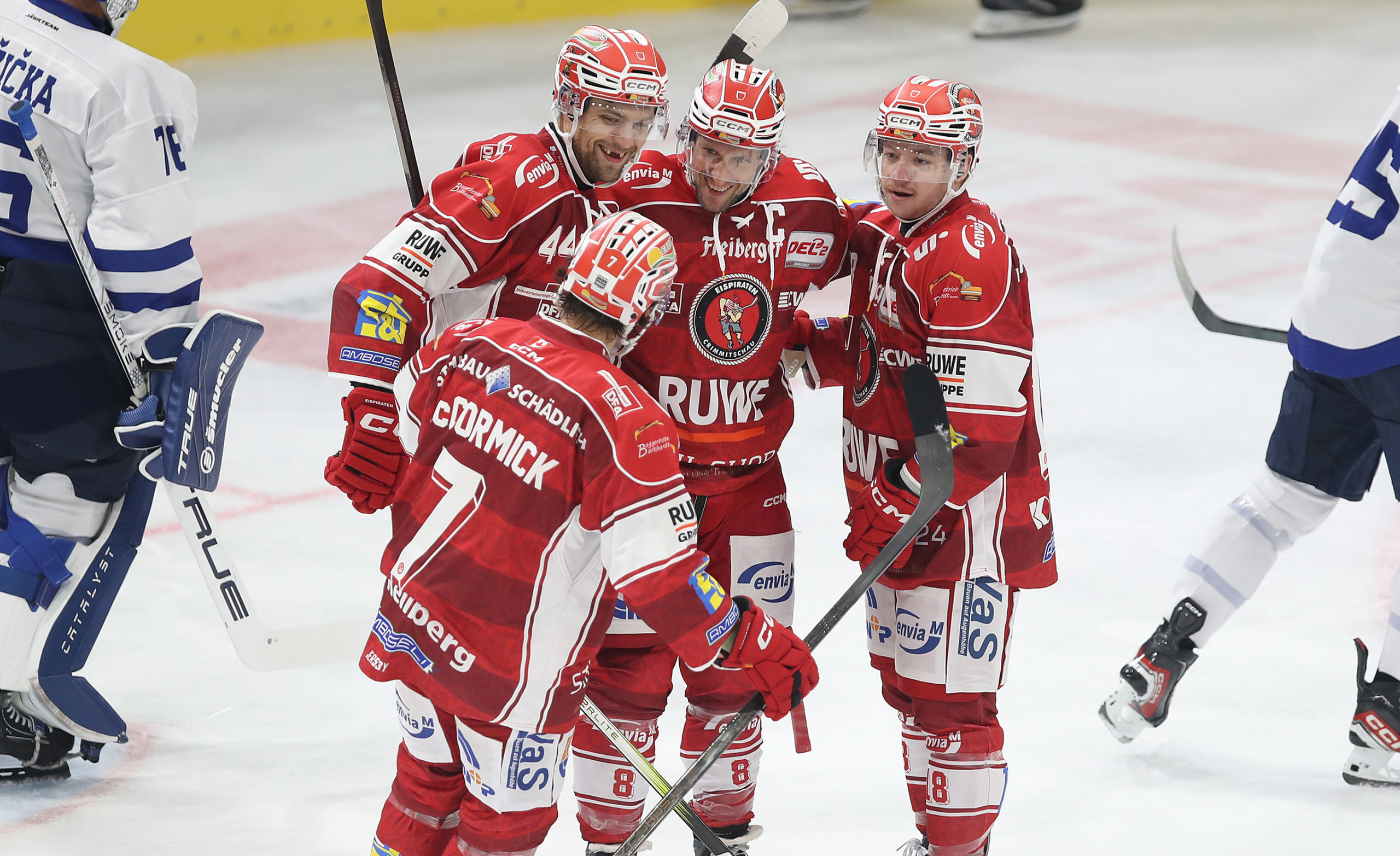 heimsieg-plzen-torjubel-eispiraten-crimmitschau
