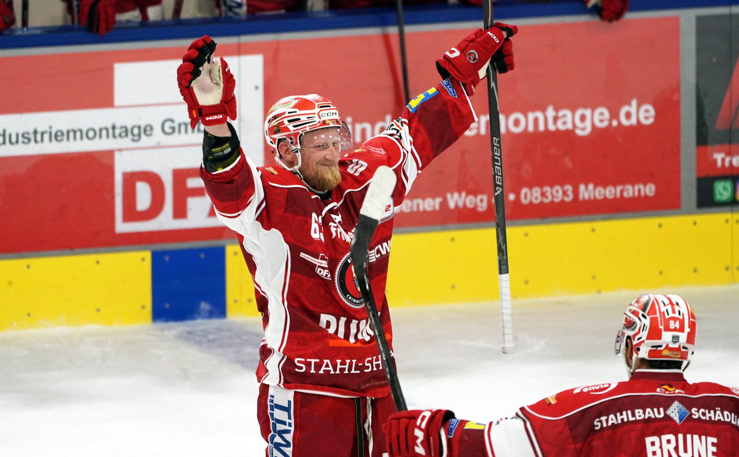 stanislav-dietz-torjubel-eispiraten-crimmitschau